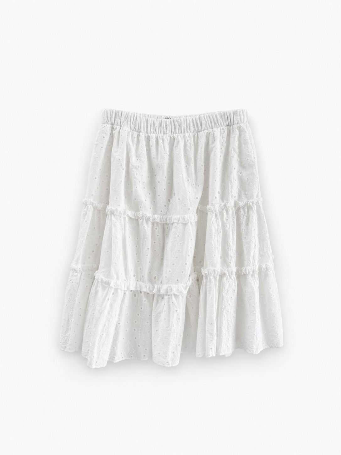 Falda midi blanca de bordado inglés con tres capas escalonadas y volantes fruncidos